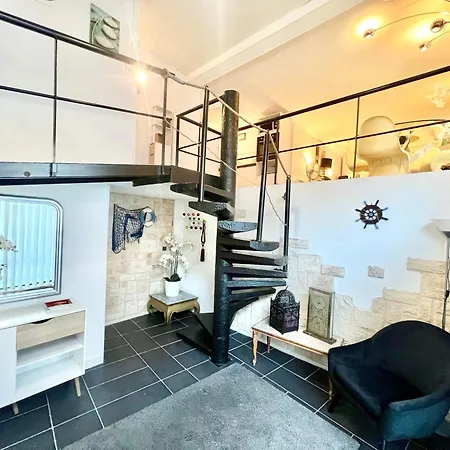 Grand Duplex - Chic&confort - Vieux-port 2min à Pied - Climatisation - Wifi Gratuit